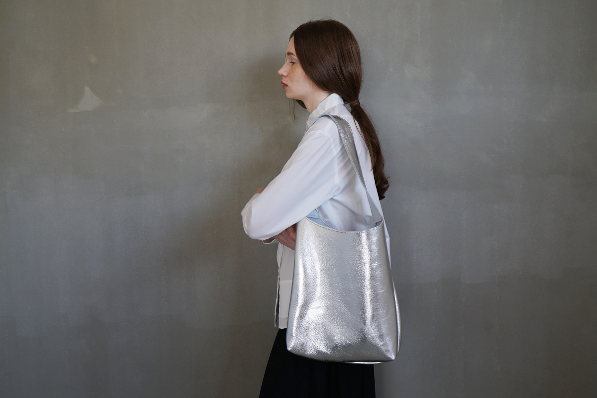 Mochiモチtall shoulderbag [silver/ma-pro-30]鹿革 ショルダーバッグ