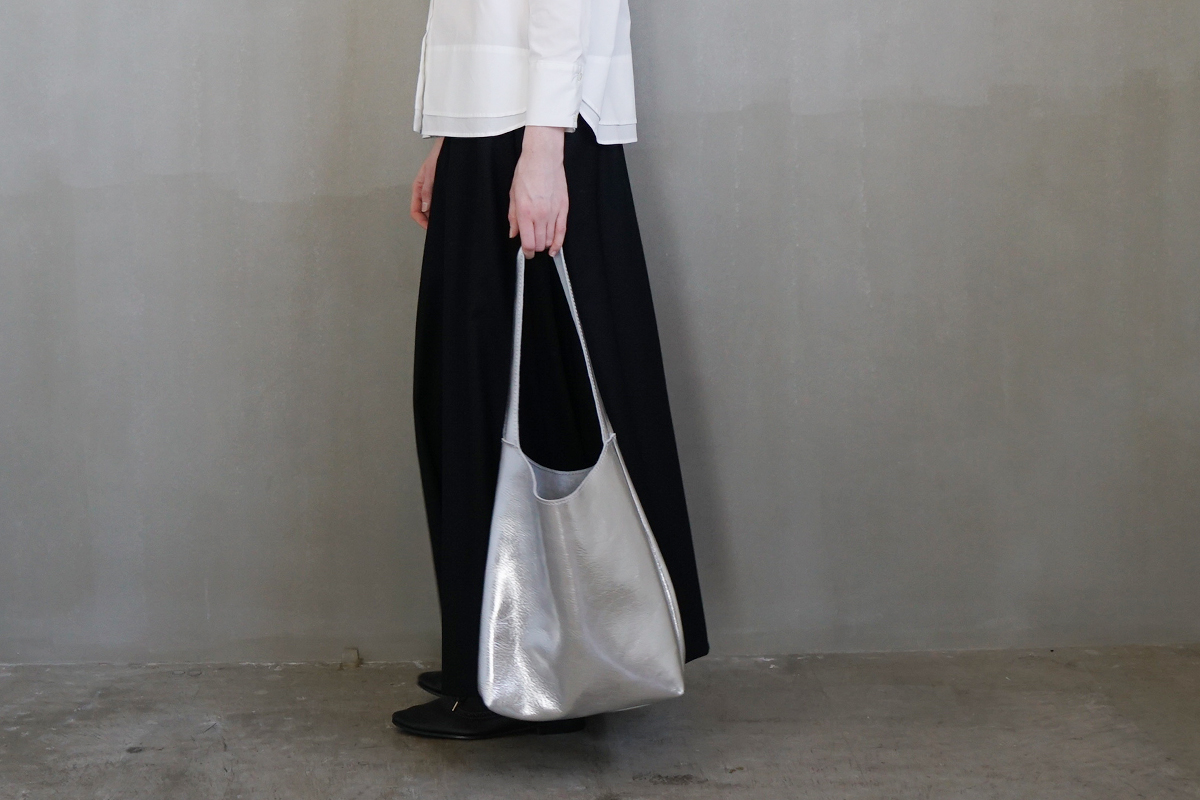 Mochiモチtall shoulderbag [silver/ma-pro-30]鹿革 ショルダーバッグ
