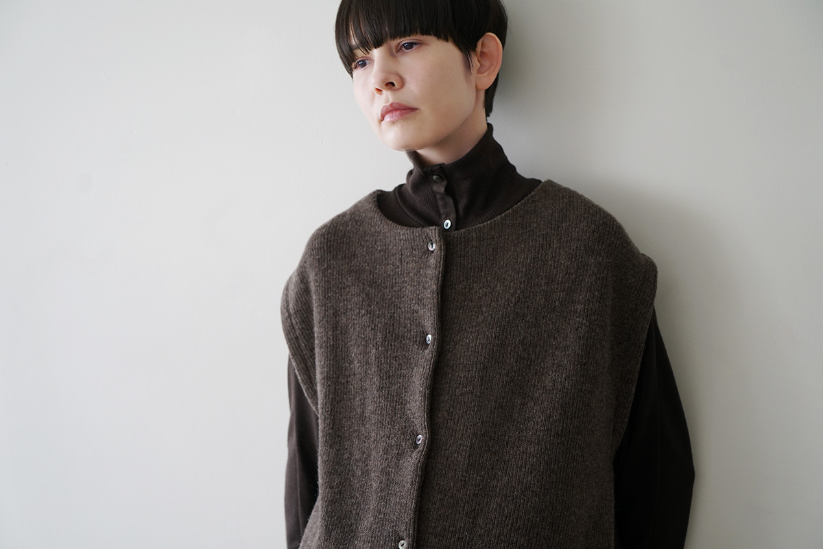 Mochiモチlib knit vest [ma26kn-02/dark mocha]