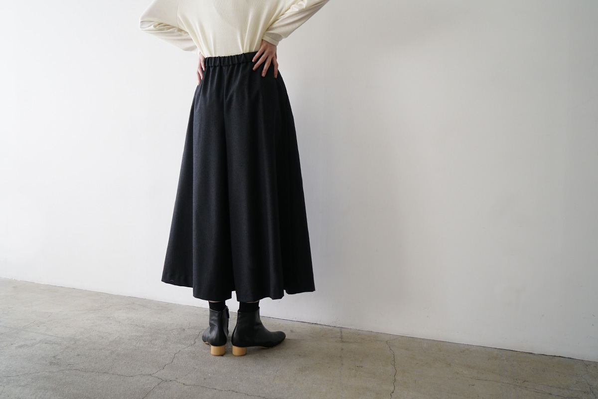  Mochiモチfront pleated culottes [dark gray/ma26-pt-01]