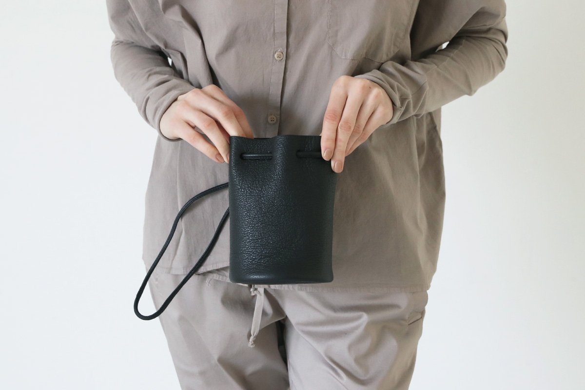 Aeta アエタ hand pouch | www.innoveering.net