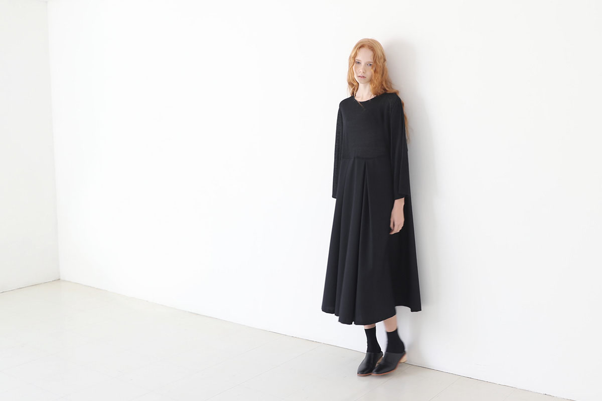 Mochi flare sleeve dress [ms23-op-04/black]