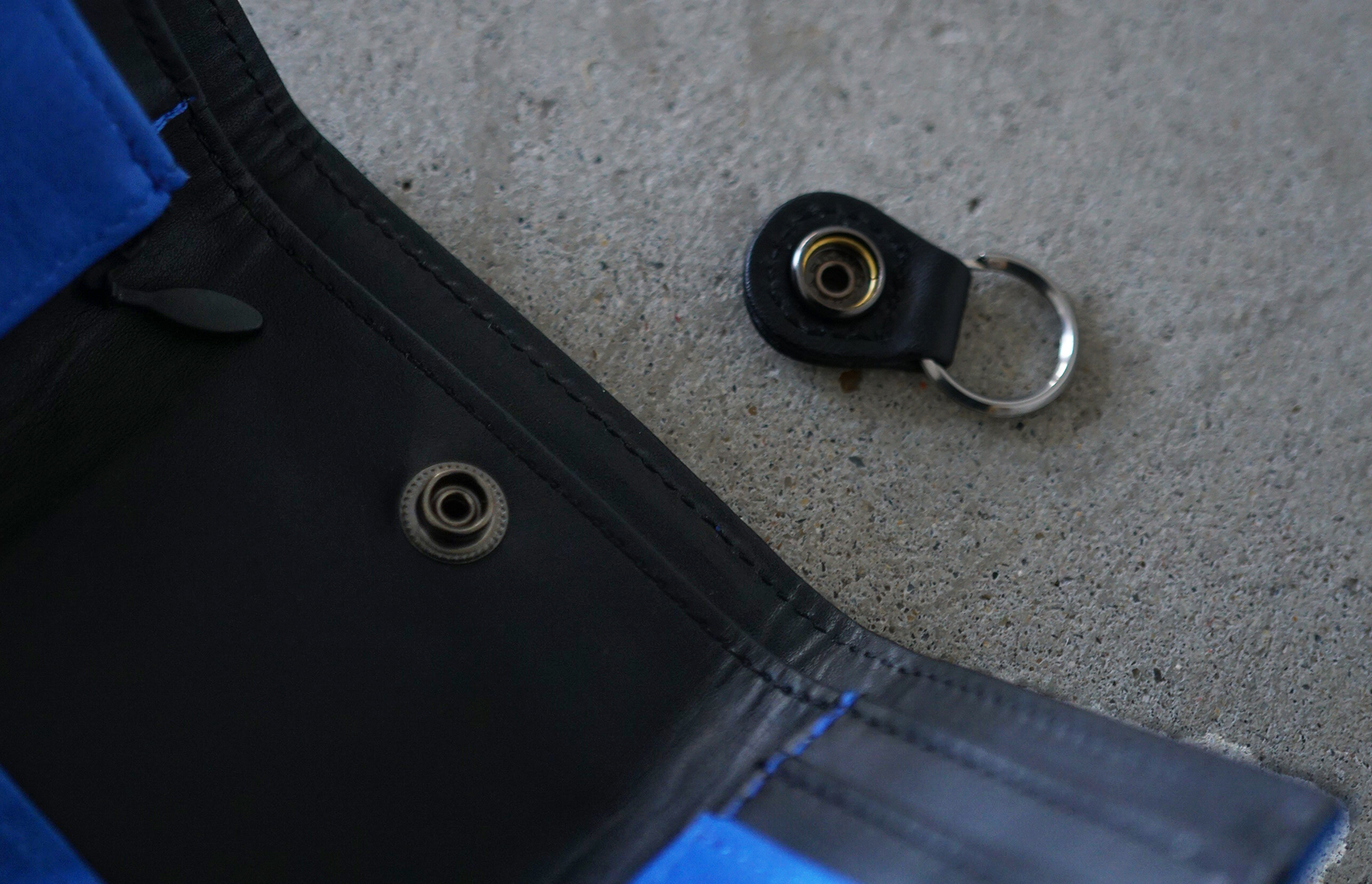 VU ヴウ vu-product-B12[BLUE]leather mini wallet