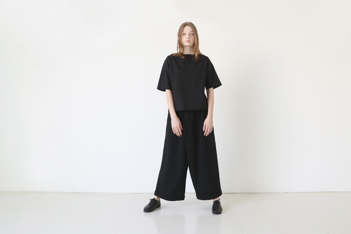 Mochi モチ asymmetry sweatpants [black]