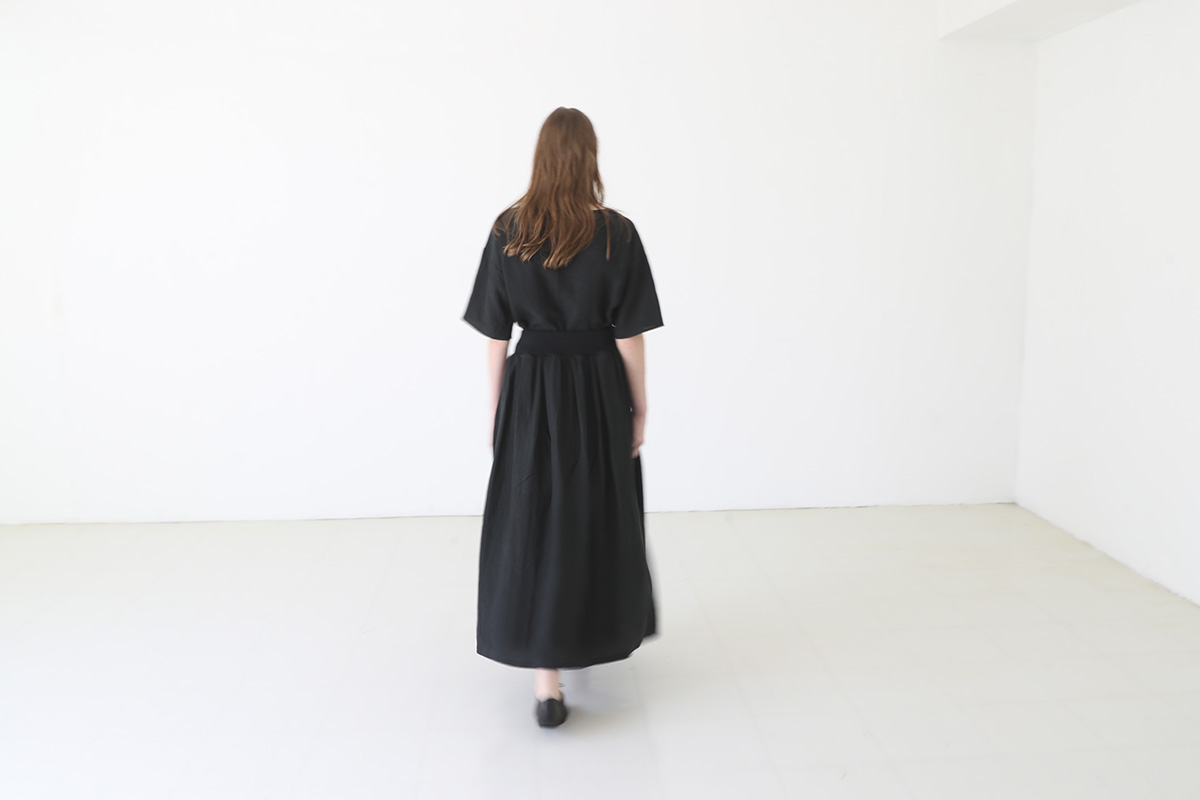Mochi モチ long skirt [black]