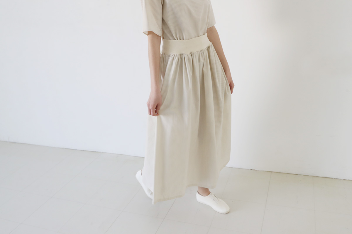 Mochi モチ long skirt [ecru×striped]