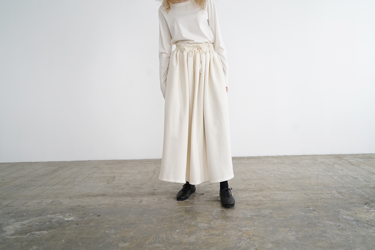 Mochi モチ long skirt [off white]
