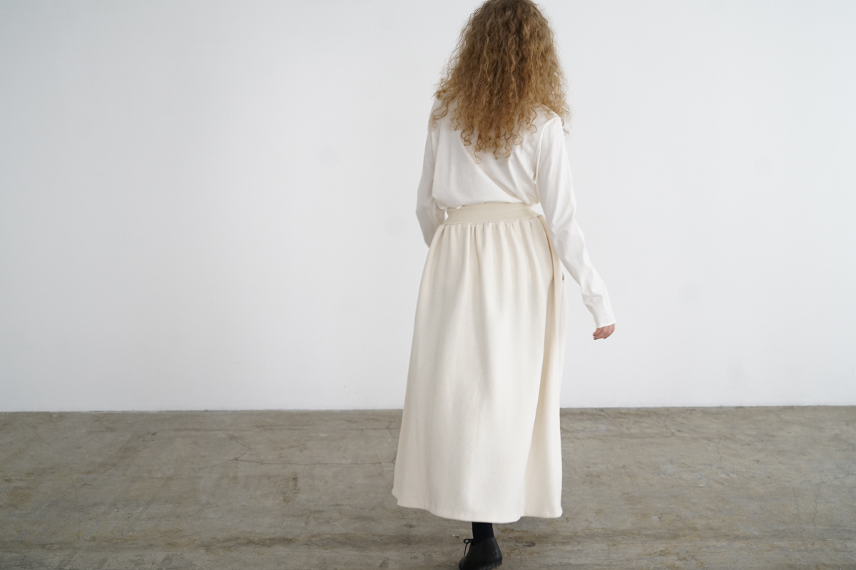 Mochi モチ long skirt [off white]