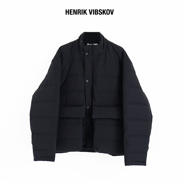 HENRIK VIBSKOV 最新コレクションいち早く紹介。商品を購入できる公式