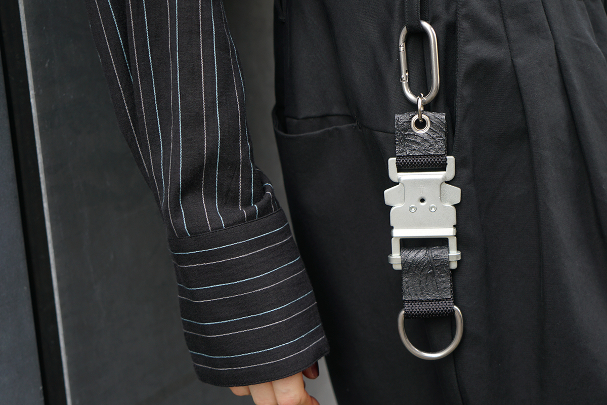 KAGARI YUSUKE 最新作のバッグ、財布を購入できる公式「カガリユウスケ