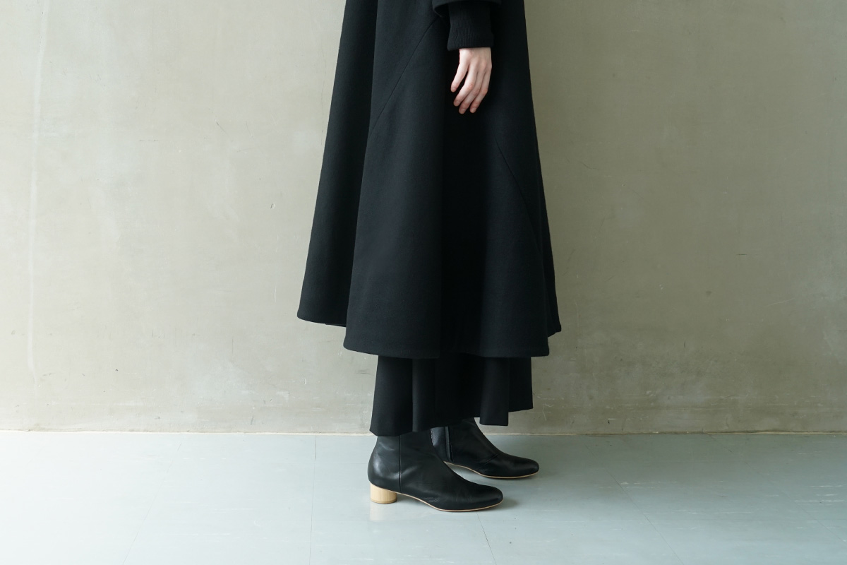 Mochi モチ a-line coat [black]