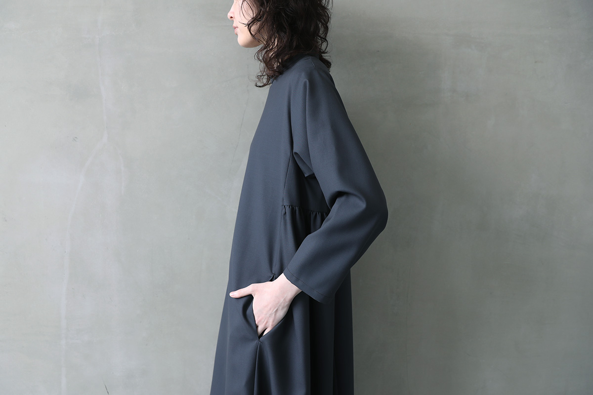 Mochi モチ trapeze dress  [dark moss grey]