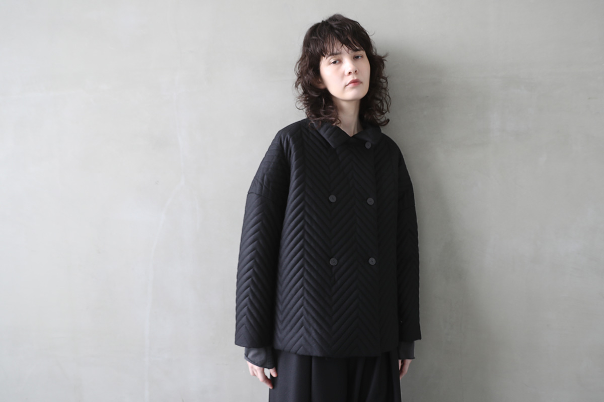 Mochi モチ quilted jacket  [black]