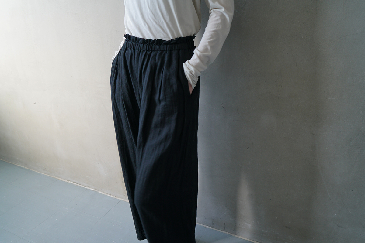 suzuki takayuki スズキタカユキ gathered pants II[S241-39/black 