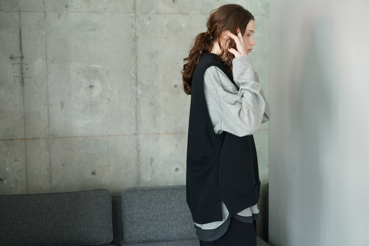 VU ヴウ v vest cottonwool [BLACK] vum-kn01