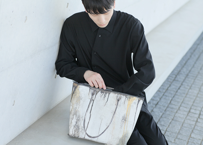 KAGARI YUSUKE 最新作のバッグ、財布を購入できる公式「カガリユウスケ ...