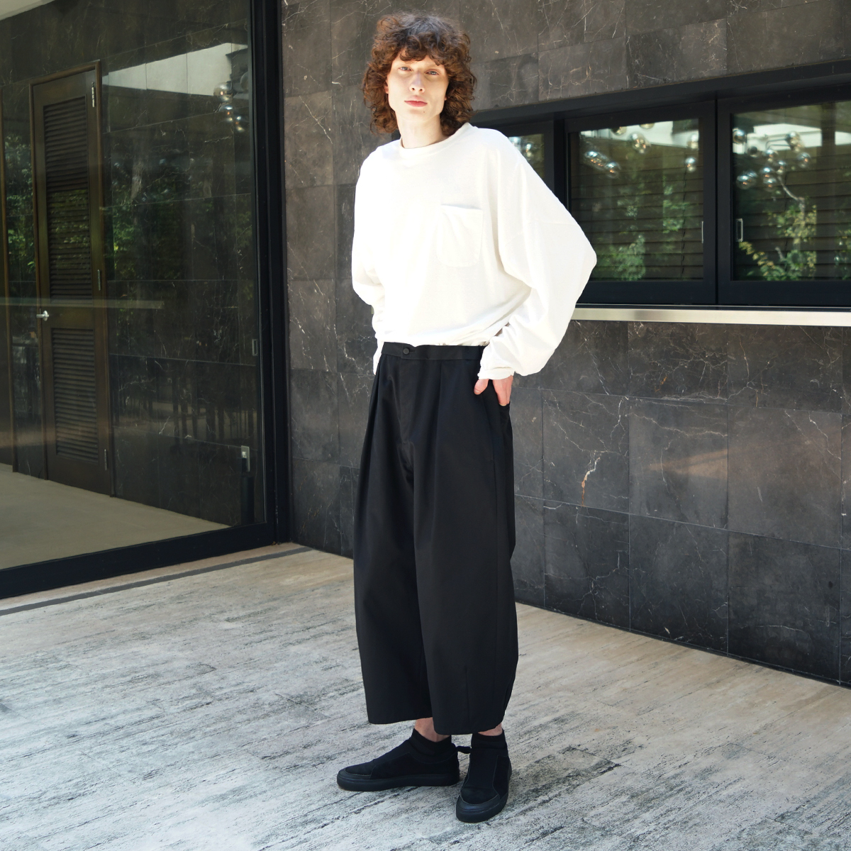 VU / ヴウ tuck wide cropped pants finx cotton [BLACK] vu-pnt-012