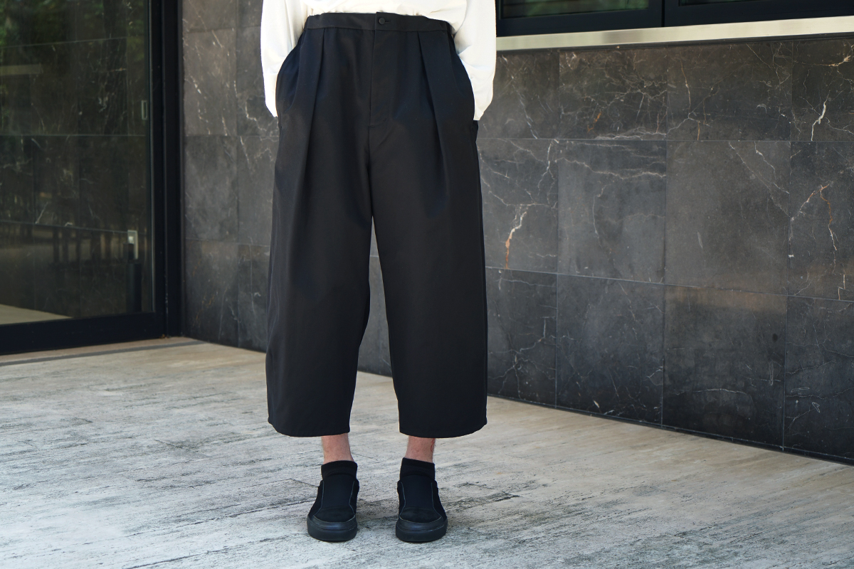 VU / ヴウ tuck wide cropped pants finx cotton [BLACK] vu-pnt-012