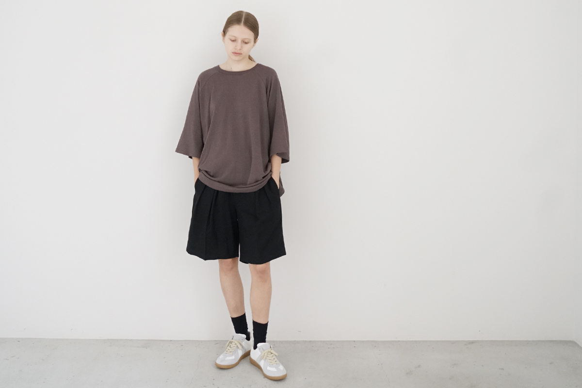 VUm テーラーショートパンツ シルクリネン ブラック バックスタイル