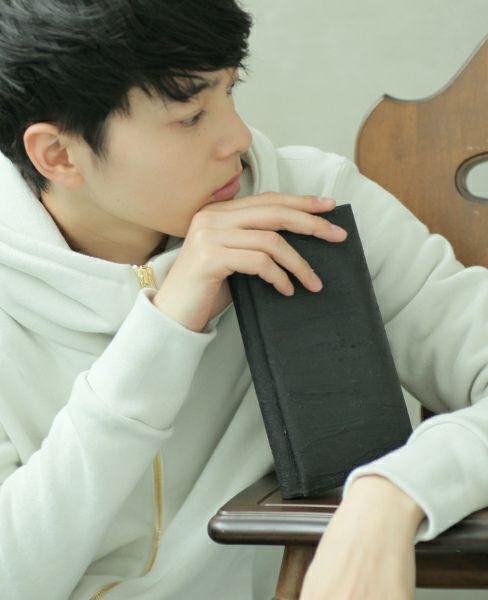 KAGARI YUSUKE.長財布[mw07-black]