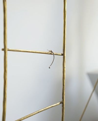 ANOTHERFEATHER<br>TILT EARRINGS/A.STERLINGSILVER/NO.8