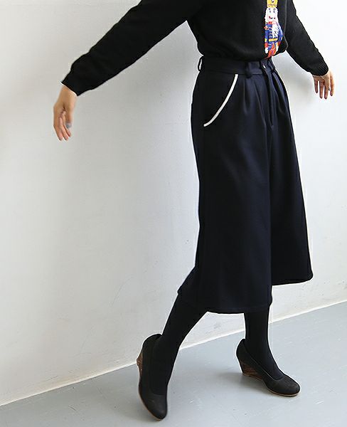 JUN OKAMOTO.[P-33074]壊れた時計をこっそり隠しているパンツ