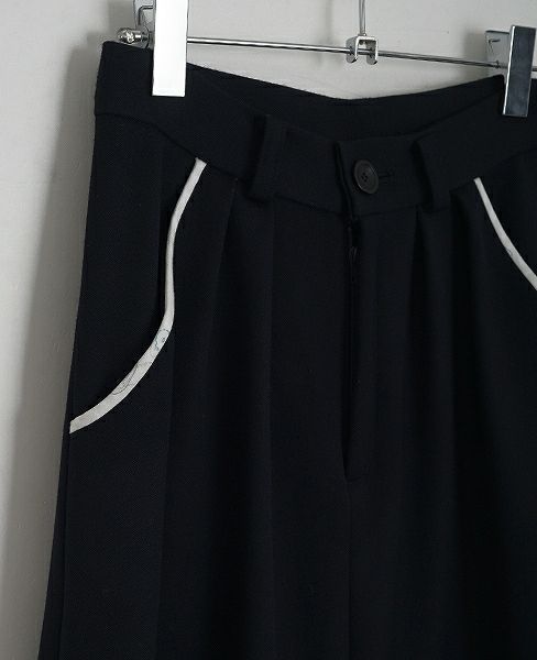 JUN OKAMOTO.[P-33074]壊れた時計をこっそり隠しているパンツ