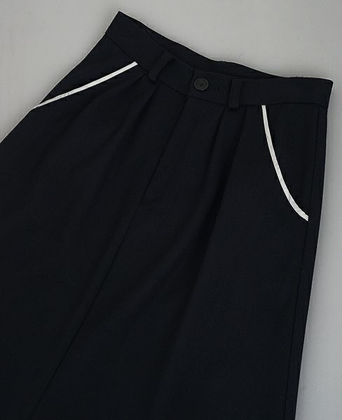 JUN OKAMOTO.[P-33074]壊れた時計をこっそり隠しているパンツ