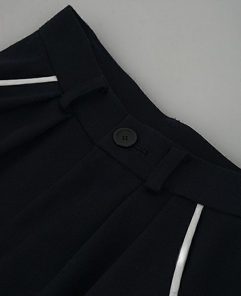 JUN OKAMOTO.[P-33074]壊れた時計をこっそり隠しているパンツ