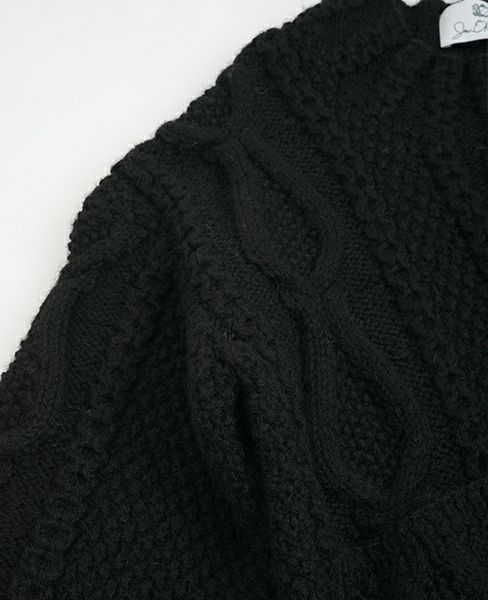 JUN OKAMOTO.アイルランドの馬の蹄みたいなニット