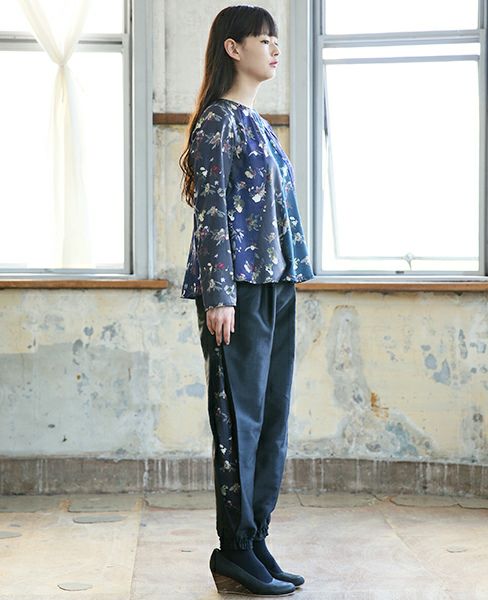 JUN OKAMOTO.小さなブーケで出来たお気に入りのブラウス