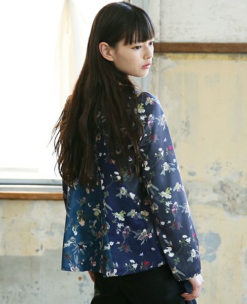 JUN OKAMOTO.小さなブーケで出来たお気に入りのブラウス