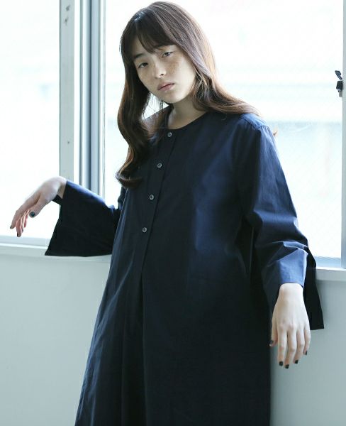 STUDIONICHOLSON.FINE STRIPE SPLIT SLLEVE COLLALESS LONG SHIRT DRESS [TIKI ・SN-315 ART.]