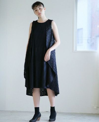 JUN OKAMOTO.静かに伸びていく蔦みたいなワンピース