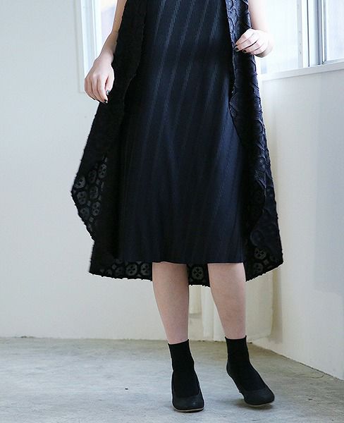 JUN OKAMOTO.静かに伸びていく蔦みたいなワンピース