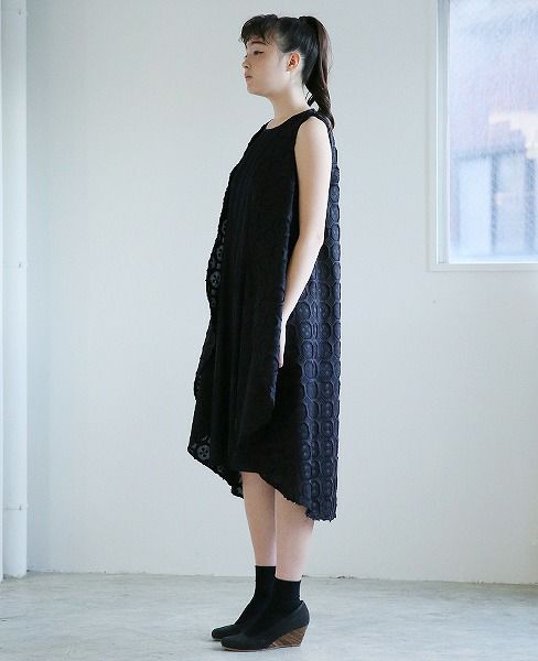 JUN OKAMOTO.静かに伸びていく蔦みたいなワンピース