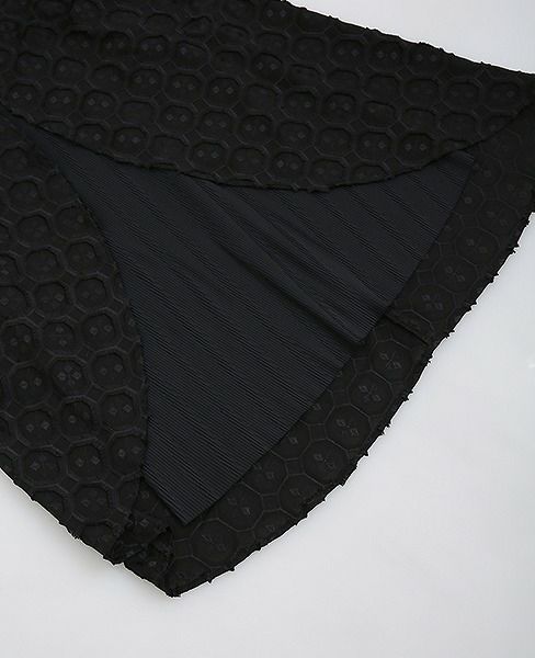 JUN OKAMOTO.静かに伸びていく蔦みたいなワンピース