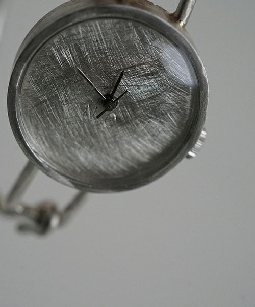 nejicommu ミニマルデザイン バングルウォッチ シルバー