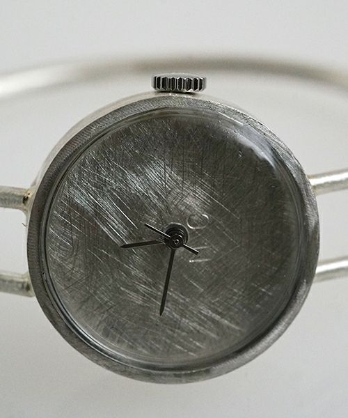 nejicommu SPACE BANGLE M シルバー ミニマル文字盤 ディテール