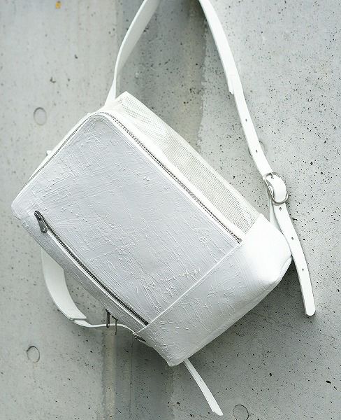 KAGARI YUSUKE.スクエアリュック[w18-05-wh/防炎]