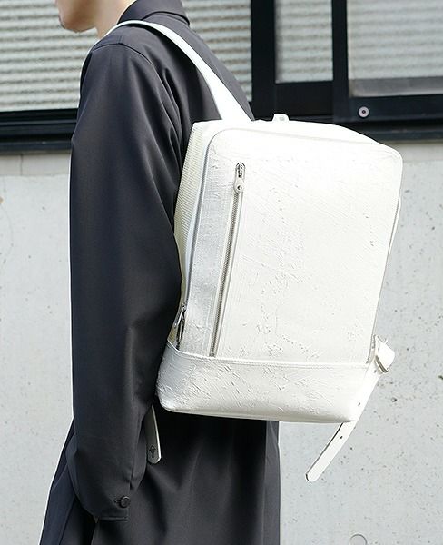 KAGARI YUSUKE.スクエアリュック[w18-05-wh/防炎]