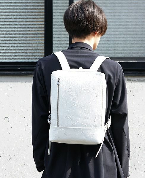 KAGARI YUSUKE.スクエアリュック[w18-05-wh/防炎]