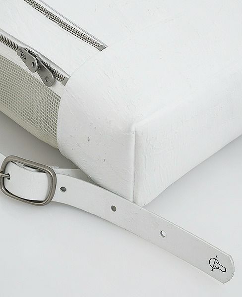 KAGARI YUSUKE.スクエアリュック[w18-05-wh/防炎]