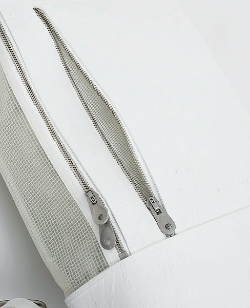 KAGARI YUSUKE.スクエアリュック[w18-05-wh/防炎]