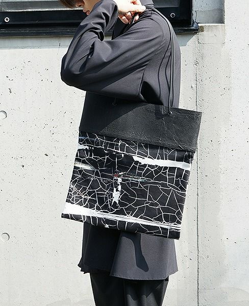 KAGARI YUSUKE.壁布トート[東京/岩本町]