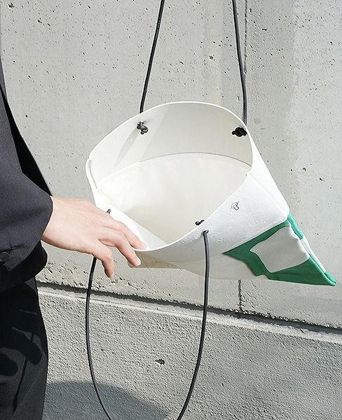 KAGARI YUSUKE.壁布トート[東京/三越前]