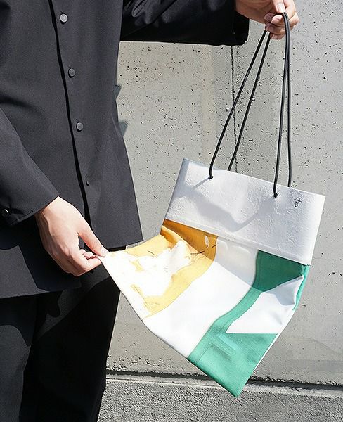 KAGARI YUSUKE.壁布トート[東京/三越前]