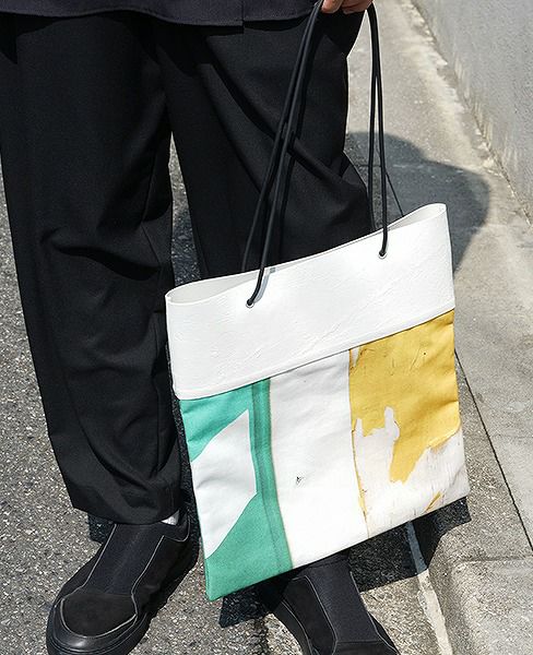 KAGARI YUSUKE.壁布トート[東京/三越前]