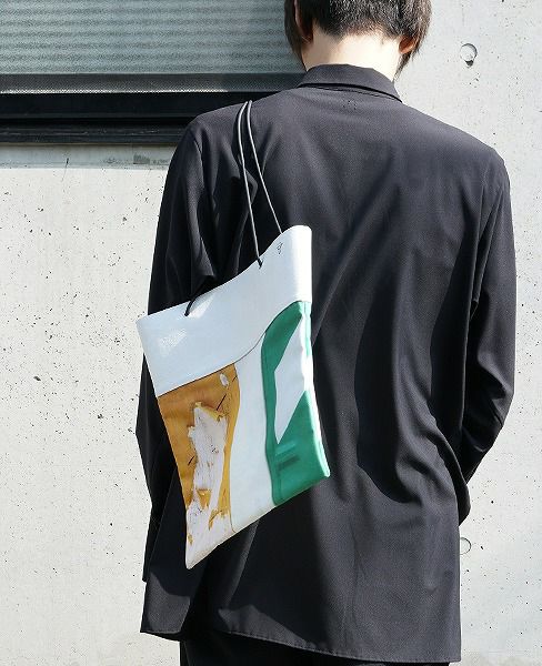 KAGARI YUSUKE.壁布トート[東京/三越前]