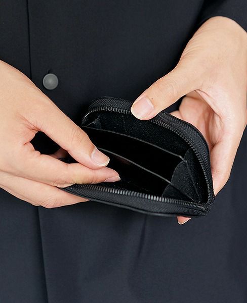 KAGARI YUSUKE.ラウンドジップ・ミニ[mw10-bk]